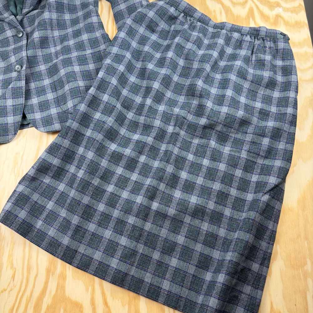 Vintage Pendleton Wool Skirt Suit Green Blue Plaid Blazer Set Made in USA - Picture 11 of 12